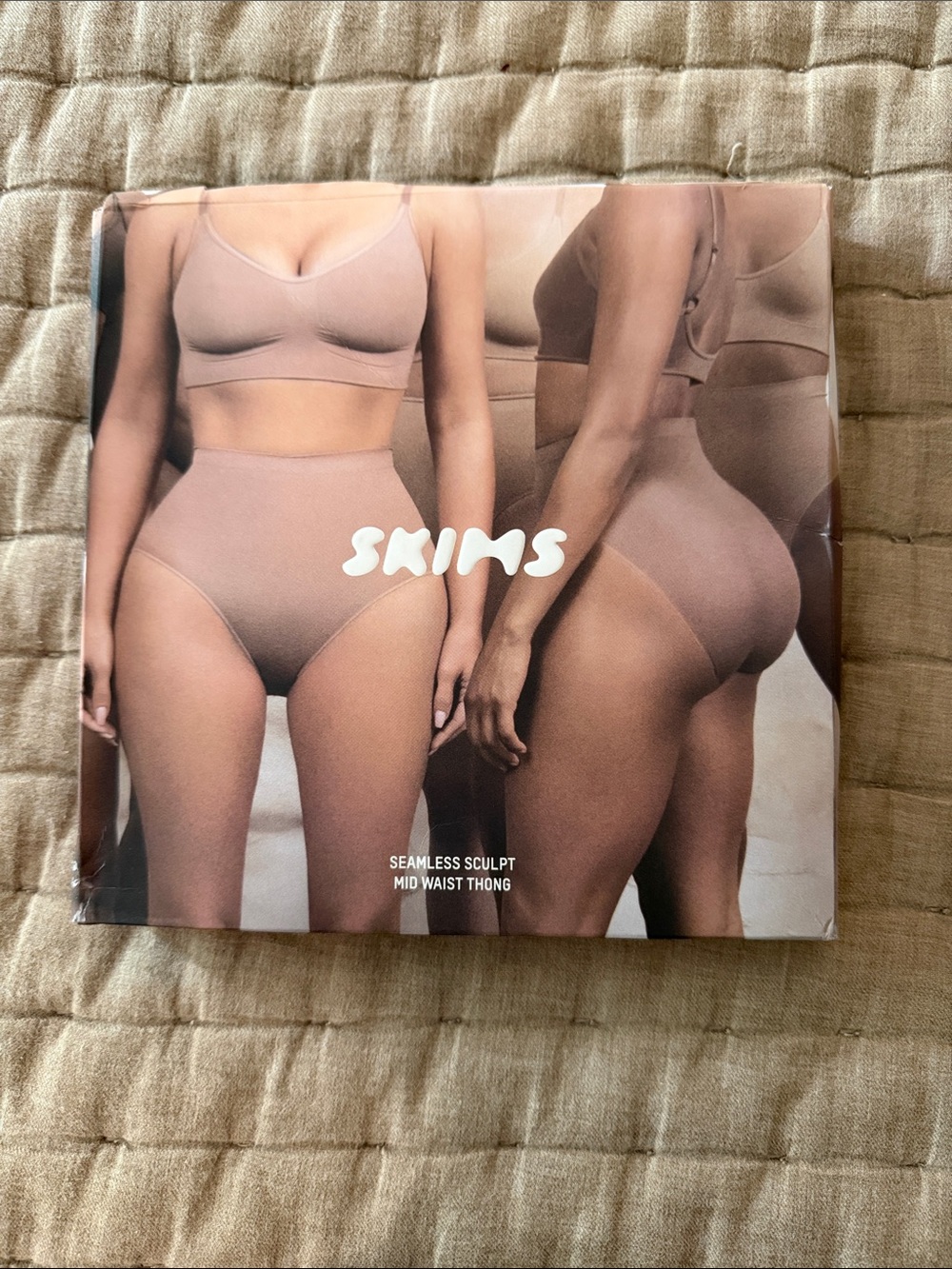 *NEW* SKIMS Seamless Sculpt Mid Waist Thong - Sand